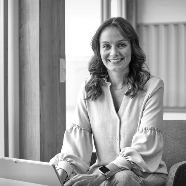 ansprechpartner-sabrina